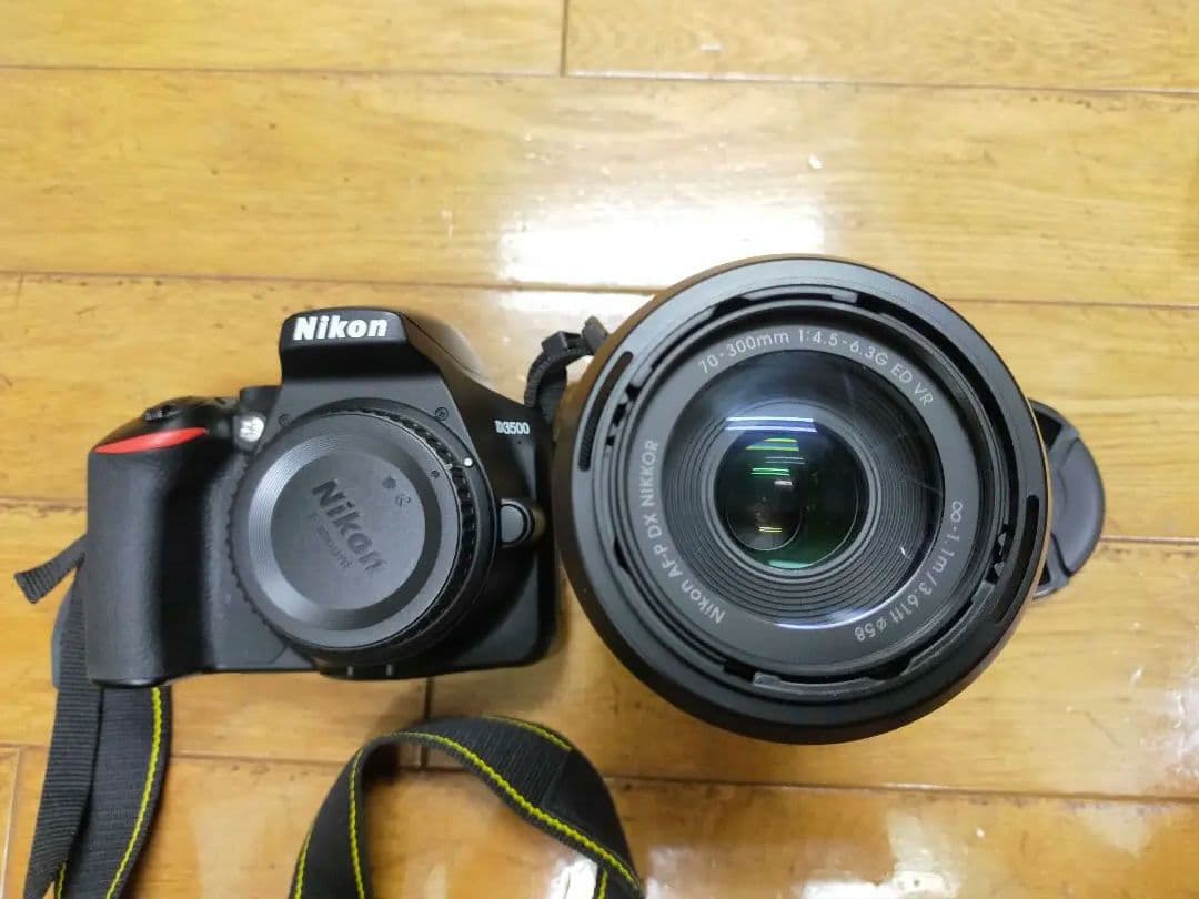 Nikon D3500 一眼レフ　レンズ18-55 レンズ70-300の2本付