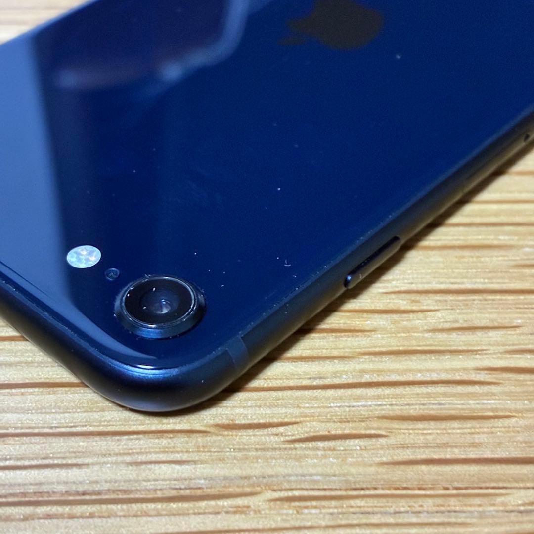 Ya17700 iPhone SE 第3世代　SIMフリー　美品