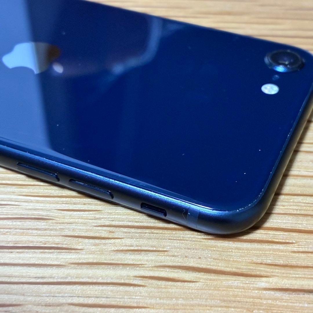 Ya17700 iPhone SE 第3世代　SIMフリー　美品