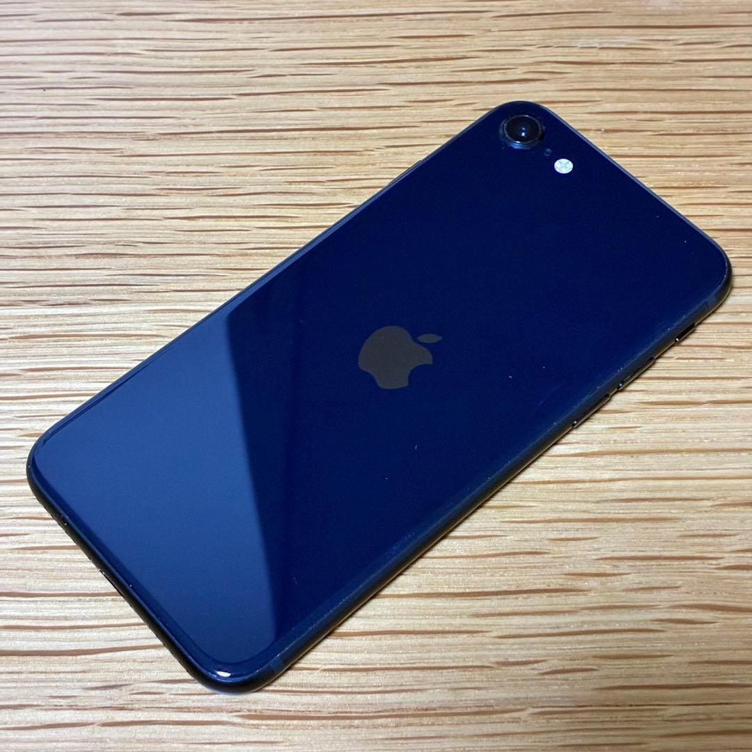 Ya17700 iPhone SE 第3世代　SIMフリー　美品