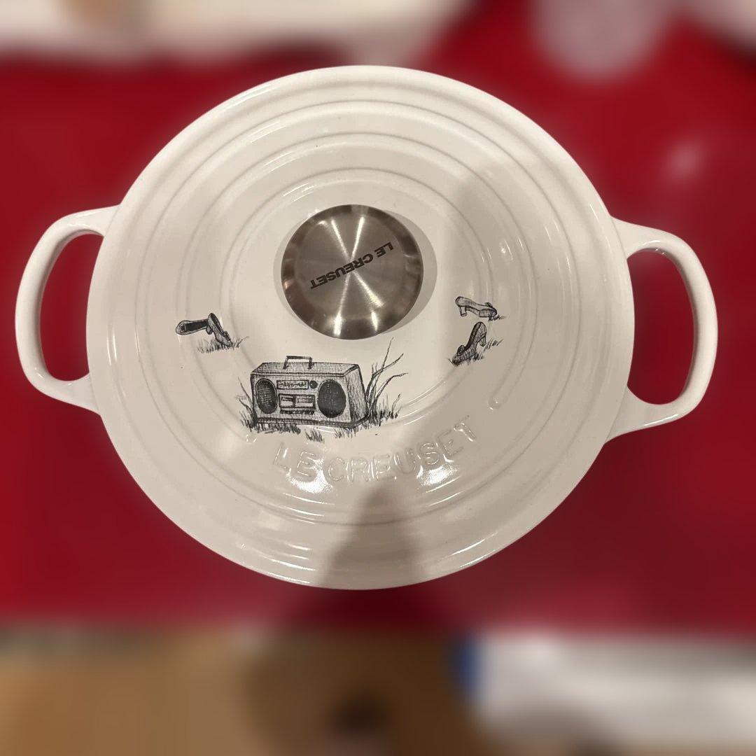LE CREUSET ハーレムトワレ　イラスト付き両手鍋24cm
