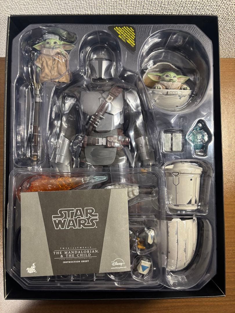 ホットトイズ　スター・ウォーズ マンダロリアン＆グローグー フィギュア