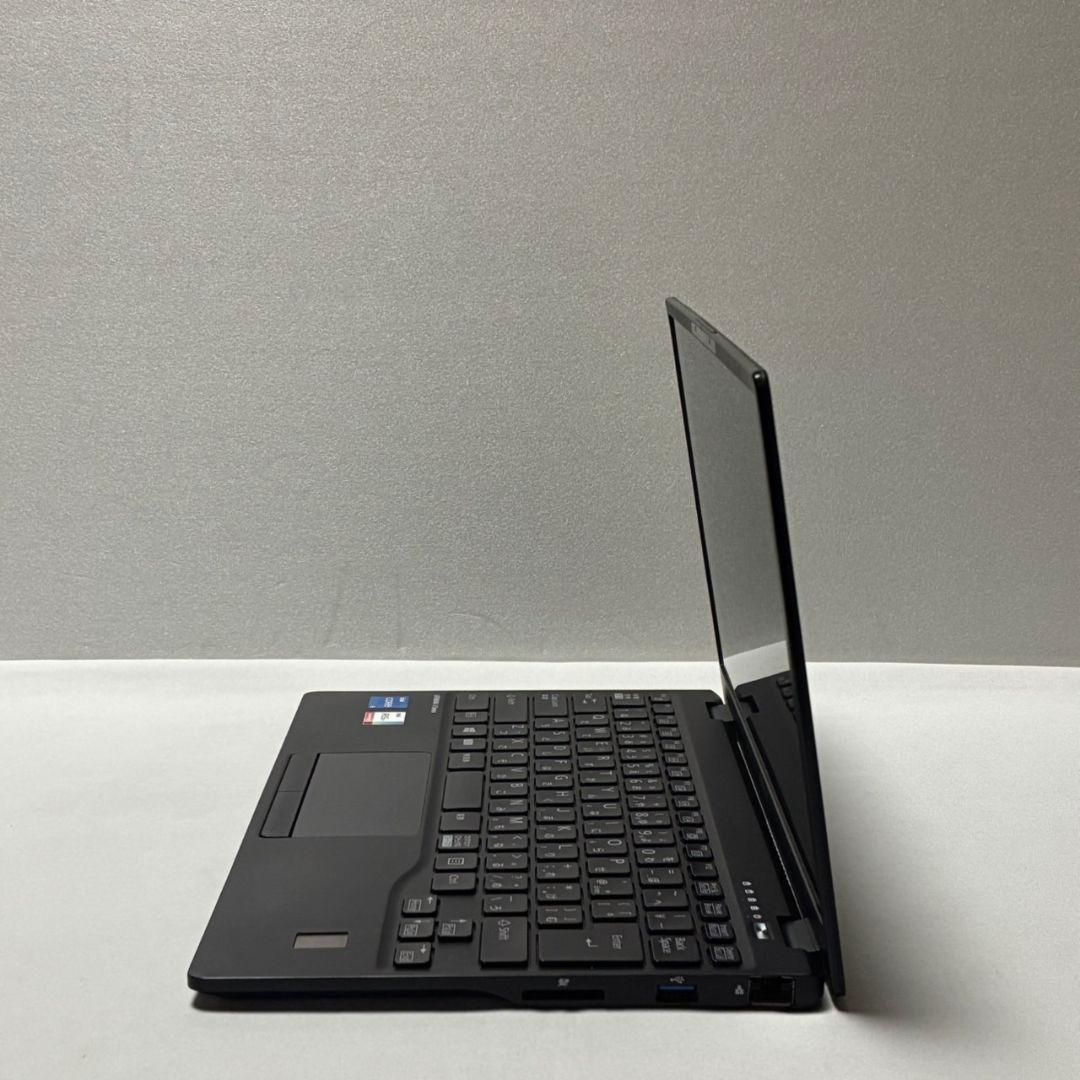 【美品】LIFEBOOK 11世代 メモリ8GB 軽量 パソコンPC