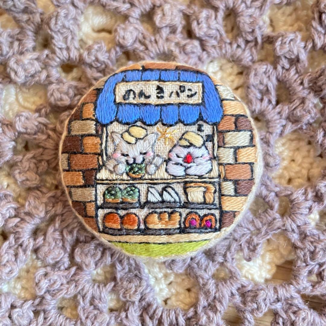 専用ページ　刺繍ブローチ　猫　文鳥　刺繍