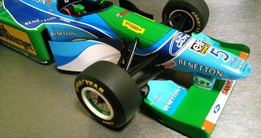 ミニチャンプス 1/18 F1 ベネトン B194 M.シューマッハ
