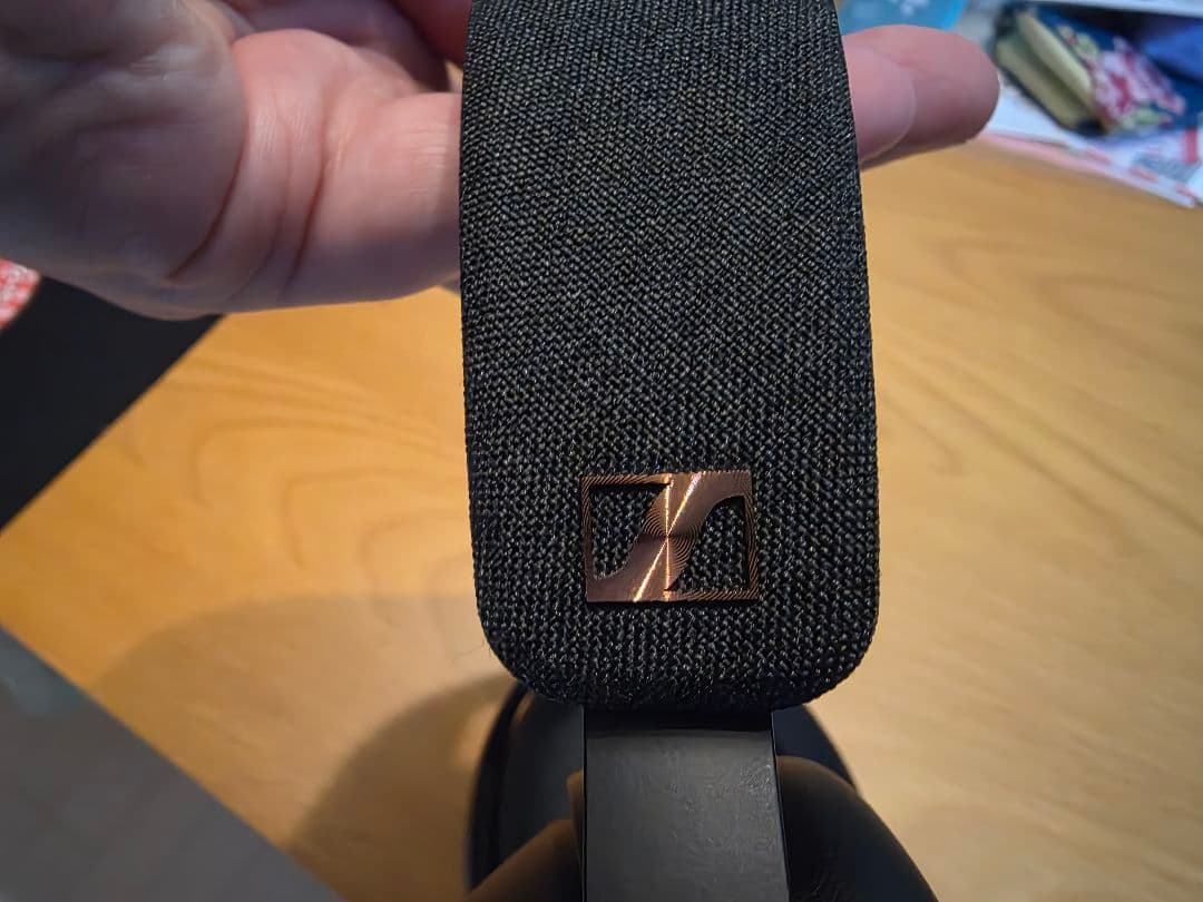 【美品】ゼンハイザー SENNHEISER MOMENTUM 4 限定カラー！