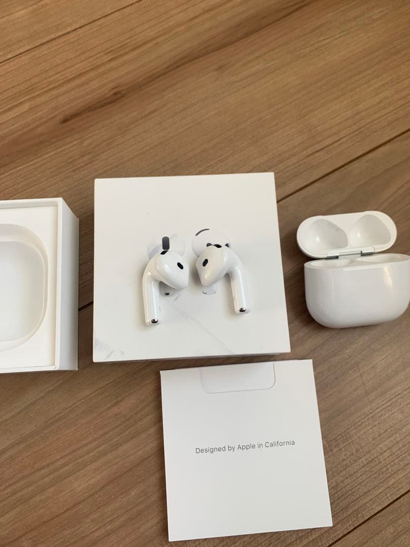 美品 アップル AirPods 4 MXP63J/A