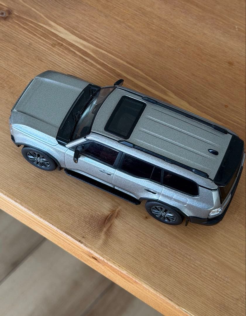 ランドクルーザー250 ミニカー 1/30