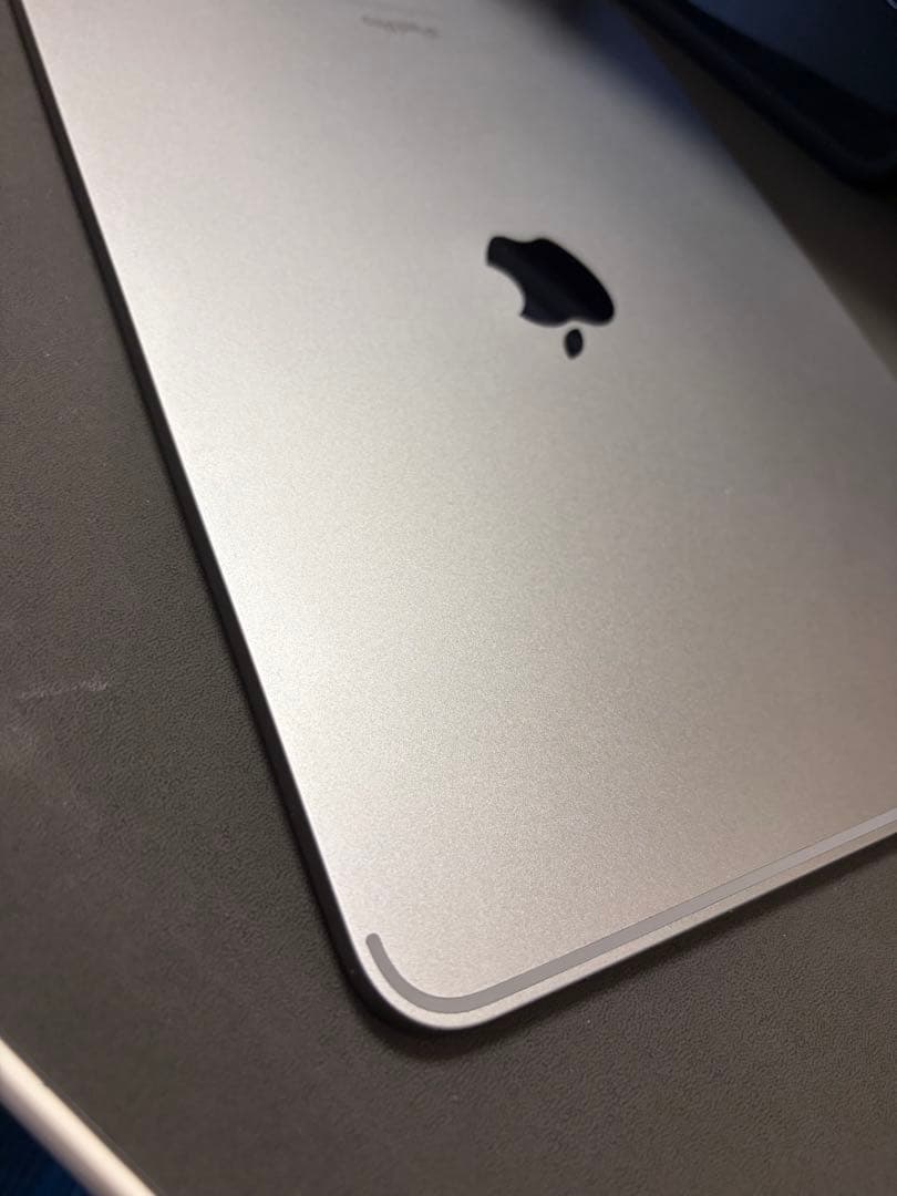 iPad Pro 11インチ　第四世代　M2 最大容量100%