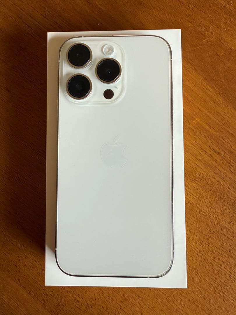 唯*す様 Apple iPhone 14 Pro 256GB シルバー SIMフ