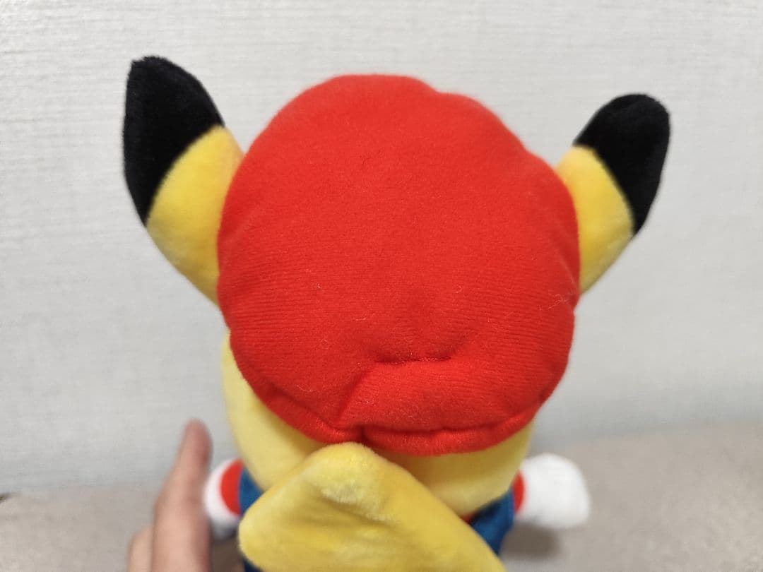 ポケモンセンター限定　マリオ　ピカチュウ　ぬいぐるみ