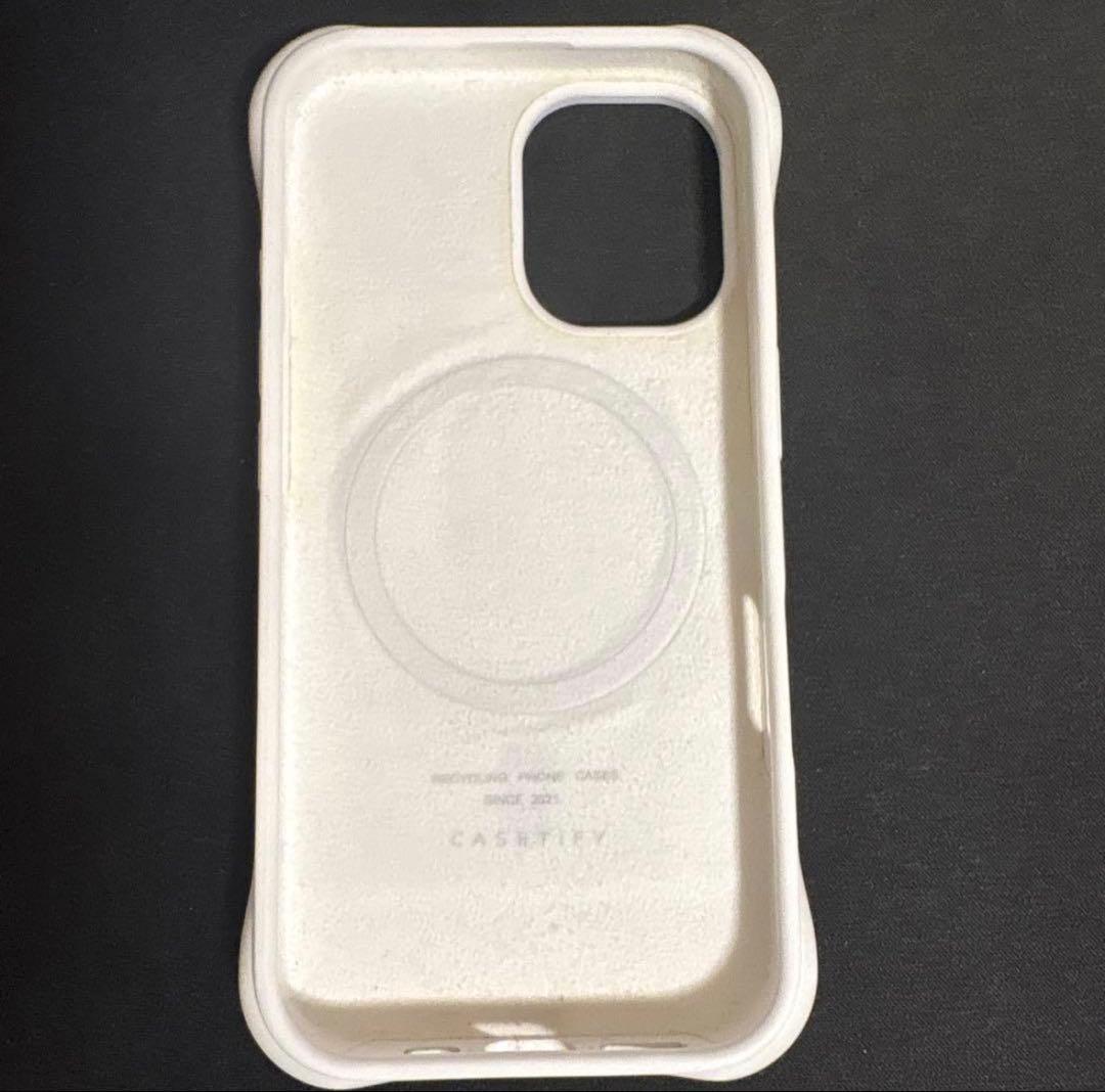 Casetify ウェーブシリコンケース ホワイト iPhone16用ケース