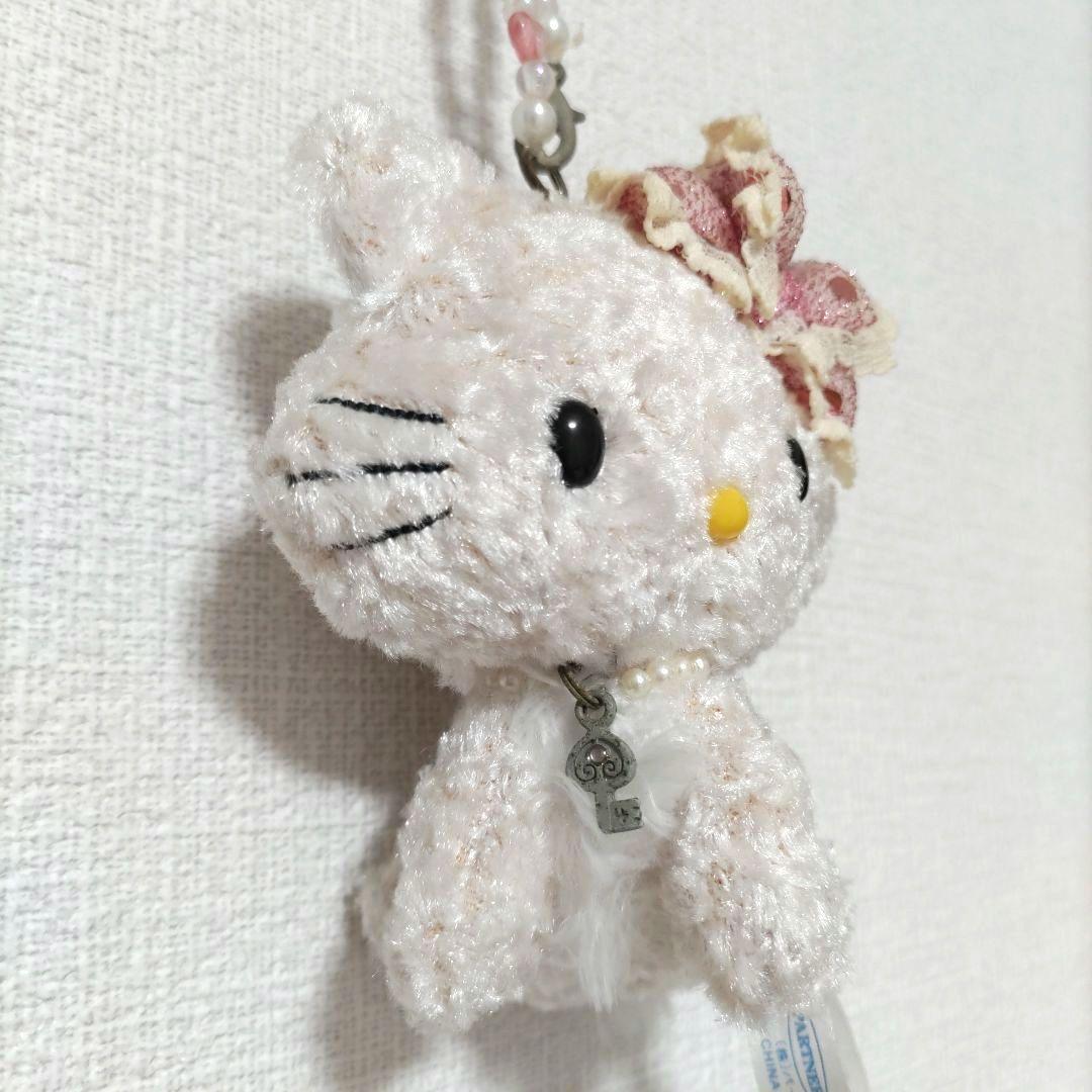 66　チャーミーキティ　ビーズ付きぬいぐるみ