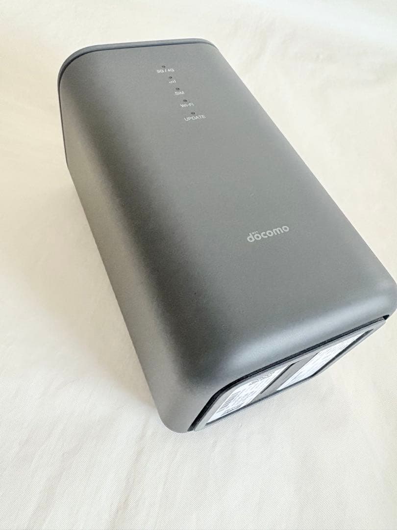 docomo 5G HR02ダークグレー NTTドコモ　美品　匿名配送