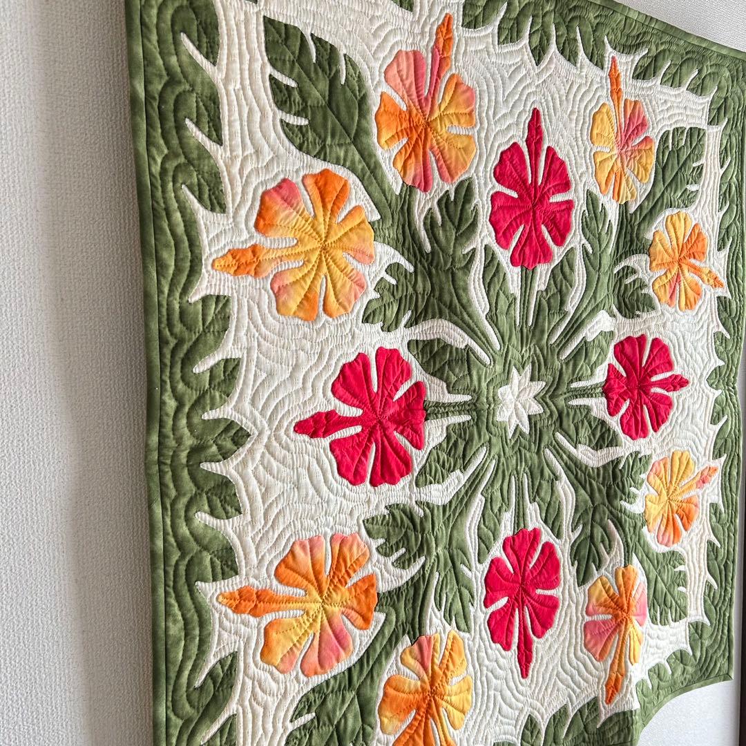 ハワイアンキルト ハイビスカスモチーフ タペストリー