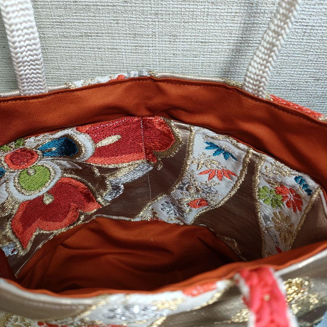 帯リメイクバッグ　金色地　たてわく　華紋様　刺繍
