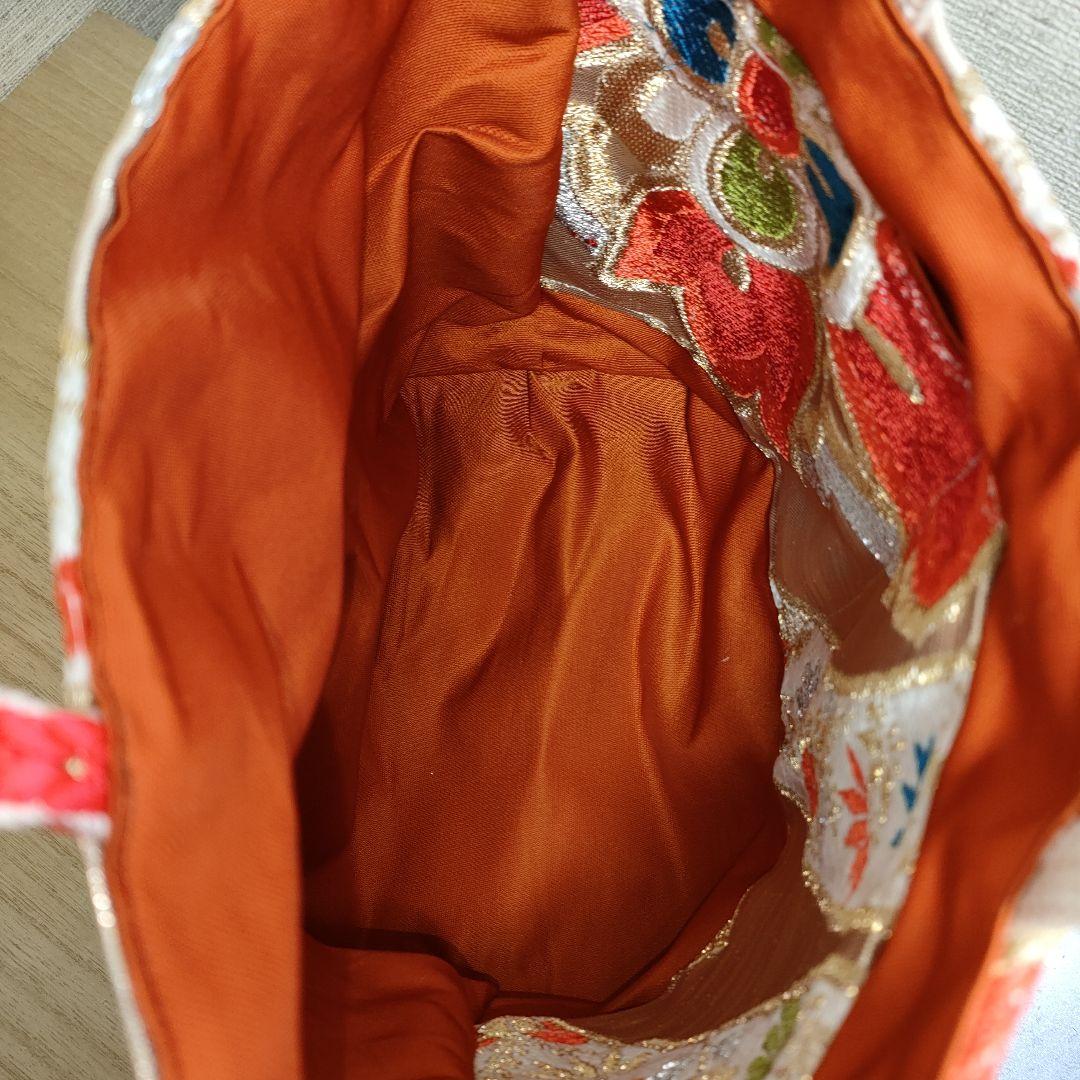 帯リメイクバッグ　金色地　たてわく　華紋様　刺繍