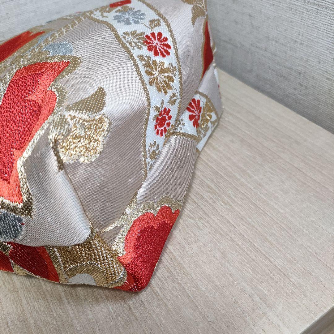 帯リメイクバッグ　金色地　たてわく　華紋様　刺繍