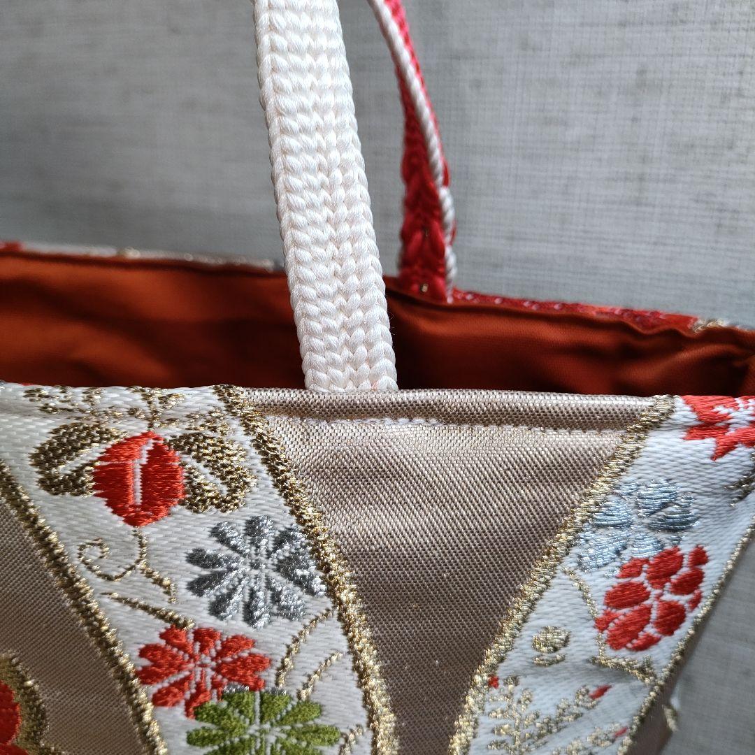 帯リメイクバッグ　金色地　たてわく　華紋様　刺繍