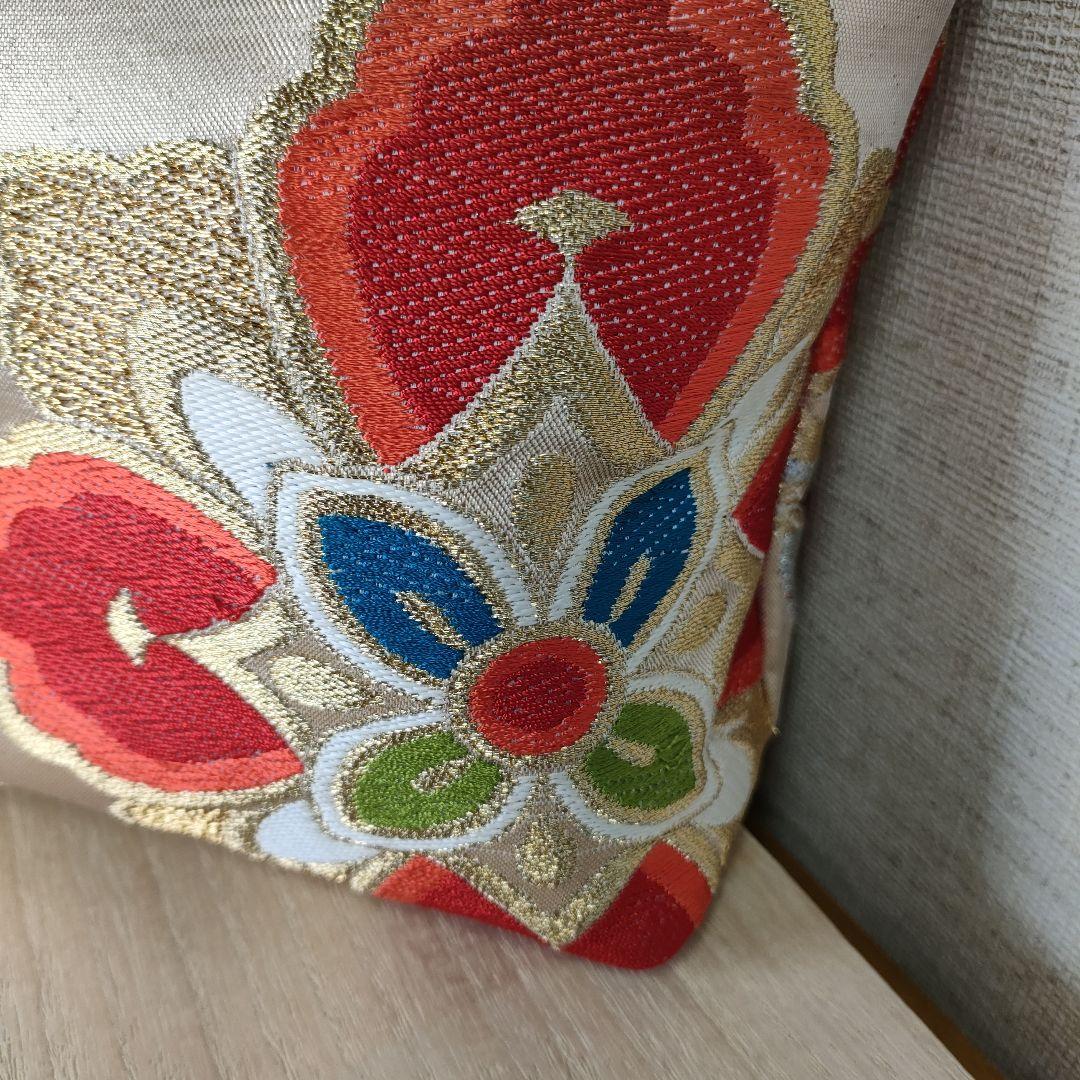 帯リメイクバッグ　金色地　たてわく　華紋様　刺繍