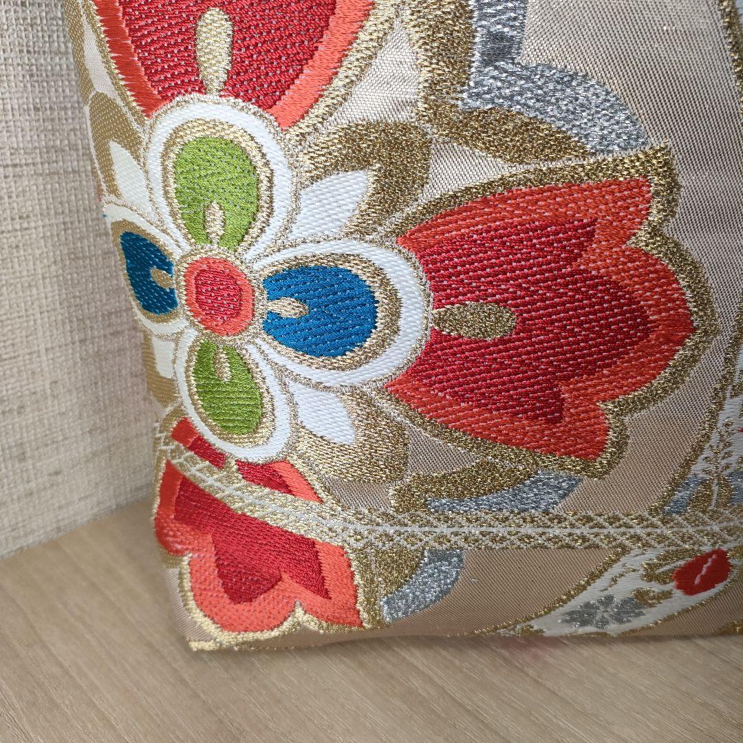 帯リメイクバッグ　金色地　たてわく　華紋様　刺繍