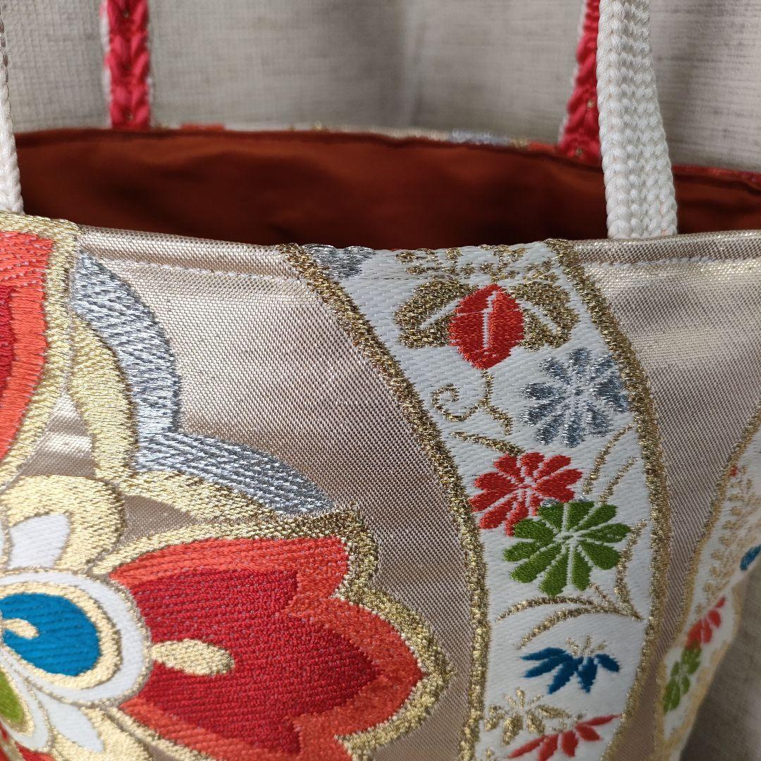 帯リメイクバッグ　金色地　たてわく　華紋様　刺繍