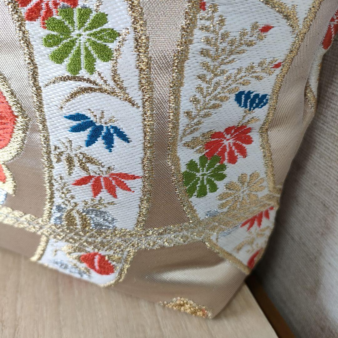 帯リメイクバッグ　金色地　たてわく　華紋様　刺繍