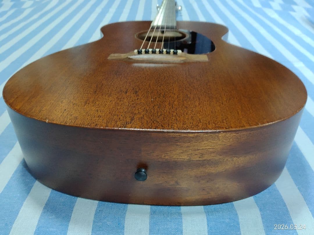 Martinのオールマホガニー単板のオールドマーティンの風格アコギ000-15m