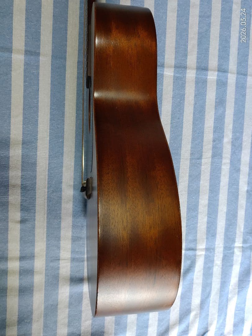Martinのオールマホガニー単板のオールドマーティンの風格アコギ000-15m