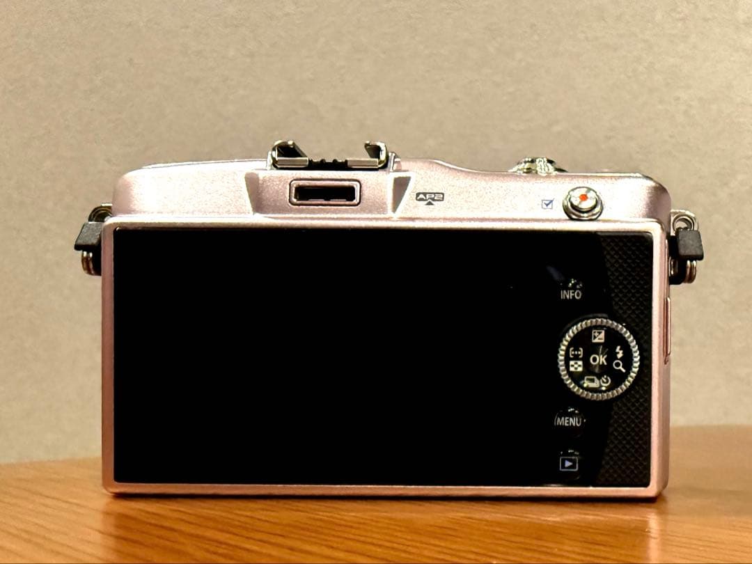美品 OLYMPUS E-PM1 ピンク 手ぶれ補正正常動作確認済み