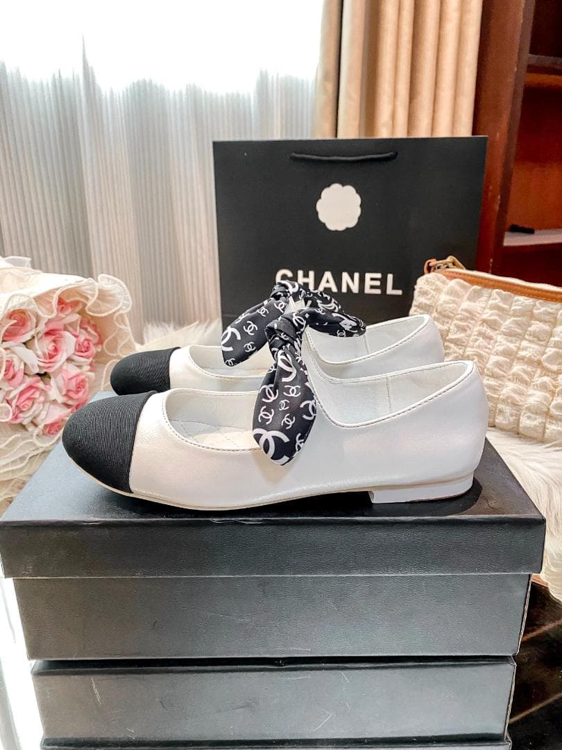 CHĄNEL リボン付きバレエシューズ ホワイト/ブラック