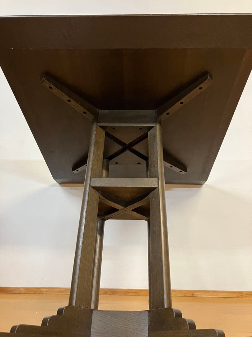 カフェテーブル　70×80×H68