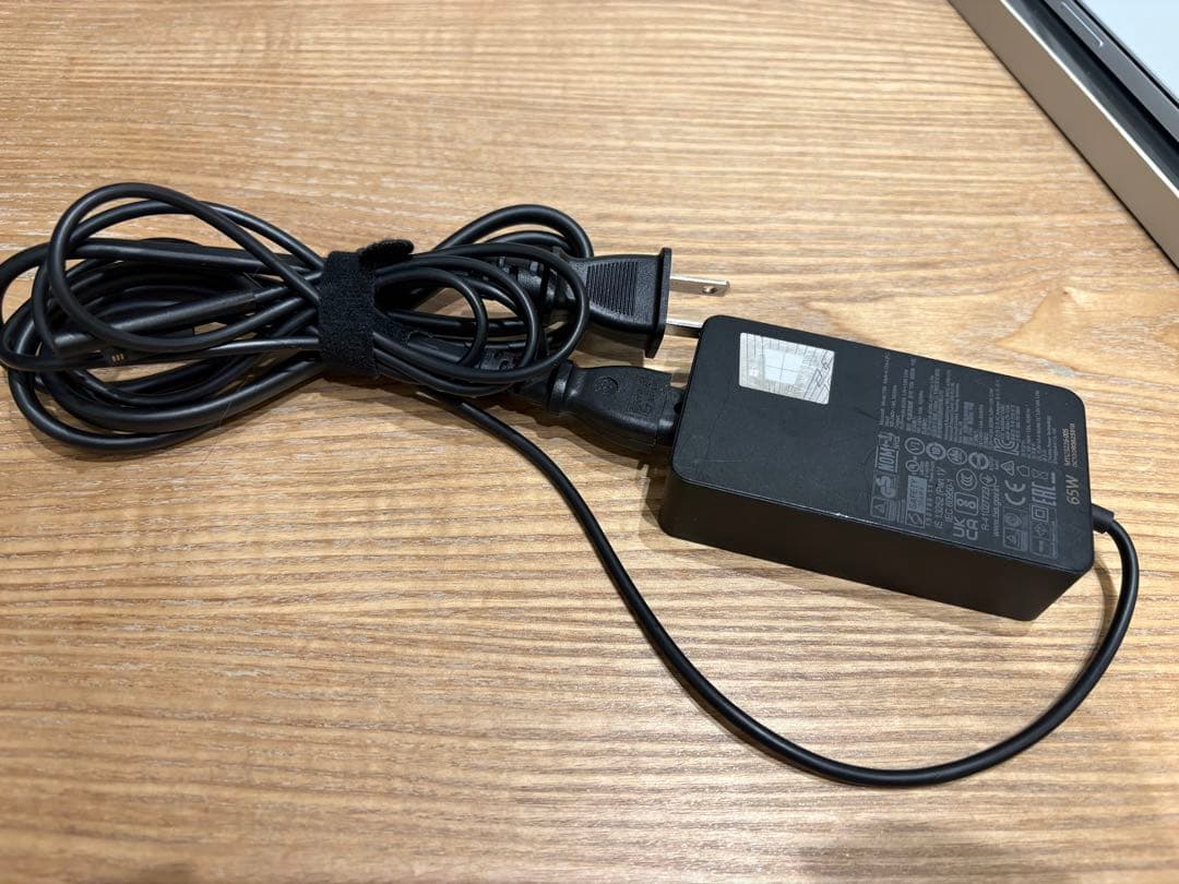 Surface Pro5 メモリ8GB SSD256GB LTE キーボード付き