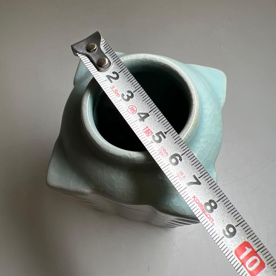 中国美術　青磁角瓶　高さ約15.5㎝　東Y8-0302③