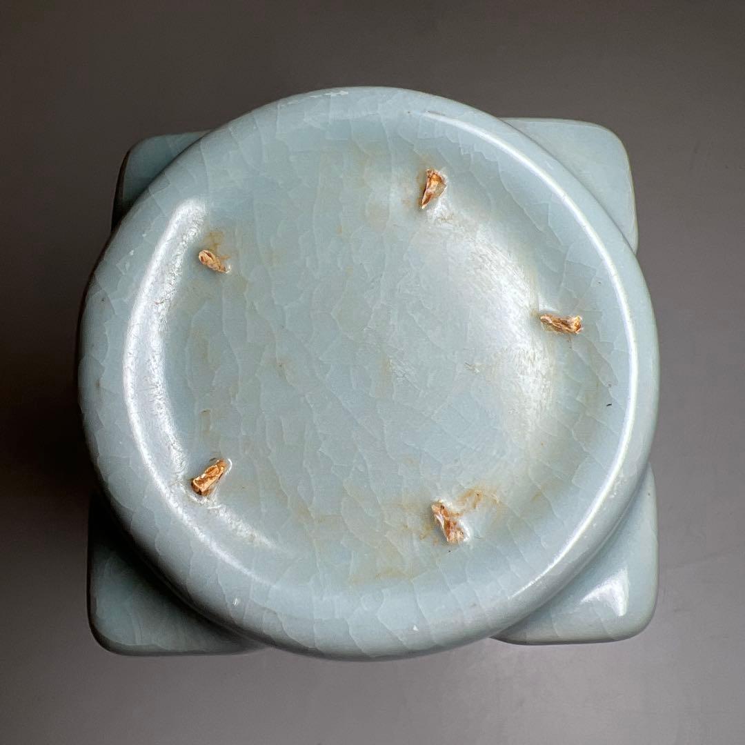 中国美術　青磁角瓶　高さ約15.5㎝　東Y8-0302③