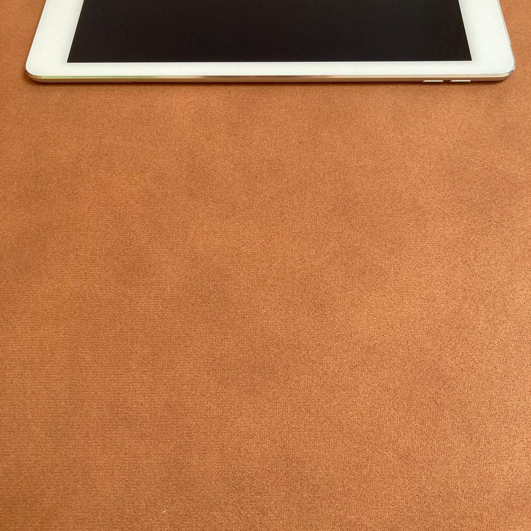 82【早い者勝ち】iPad Air2 第2世代 16GB au☆