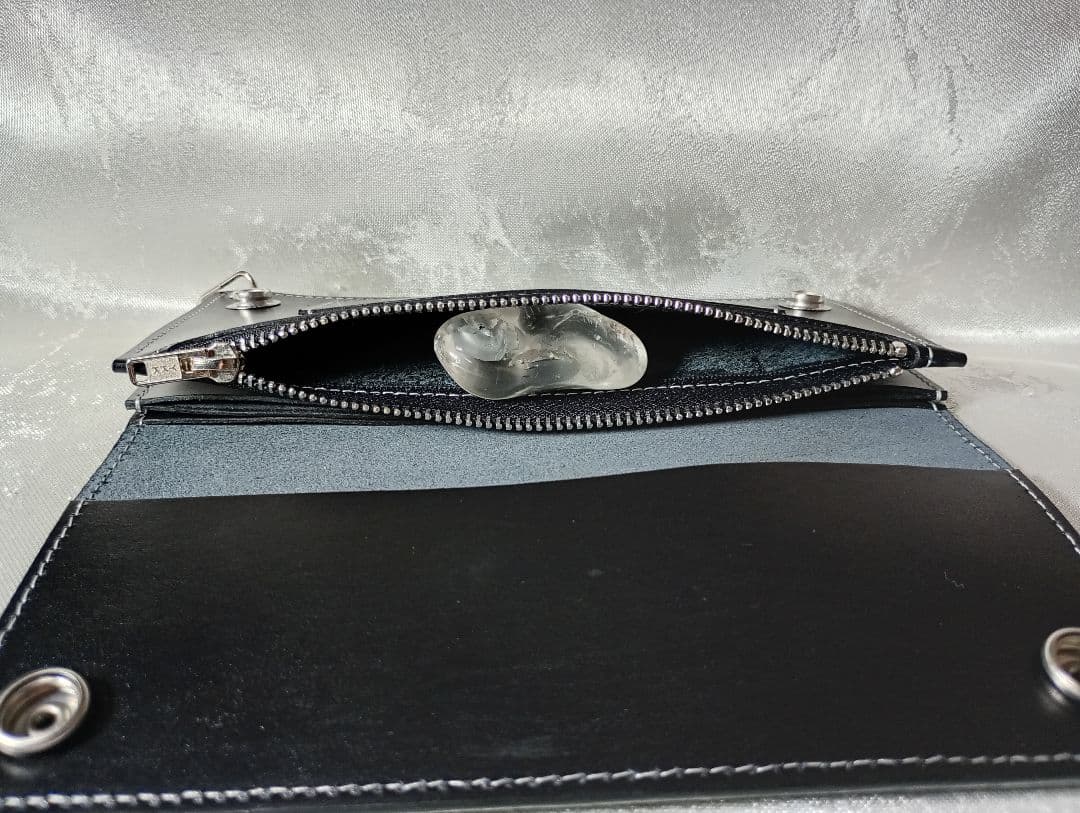 トラッカーウォレット　黒色　国産牛革　兵庫レザー　植物タンニン鞣し　三層二つ折り