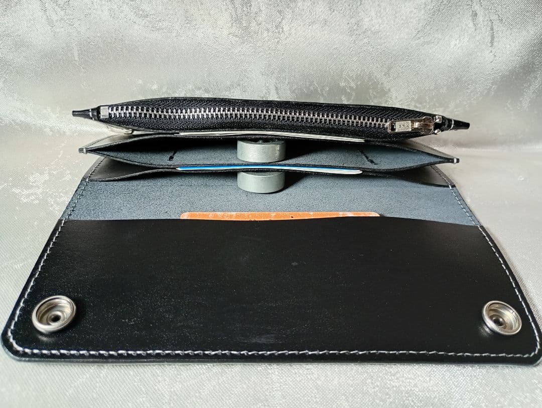トラッカーウォレット　黒色　国産牛革　兵庫レザー　植物タンニン鞣し　三層二つ折り