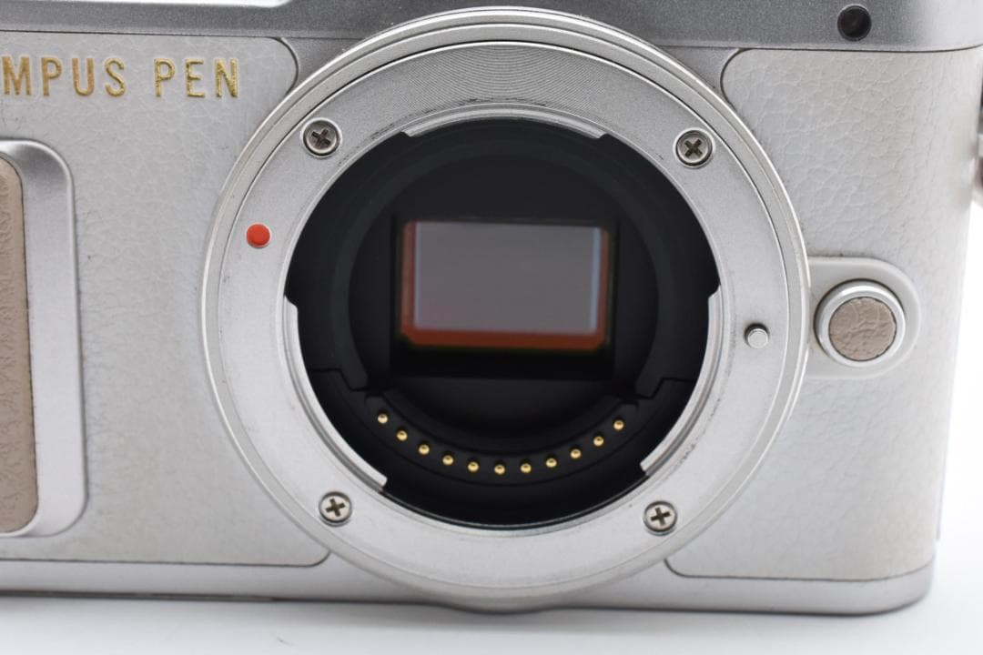 オリンパス E-PL8 ミラーレスデジタルカメラボディ ホワイト Olympus