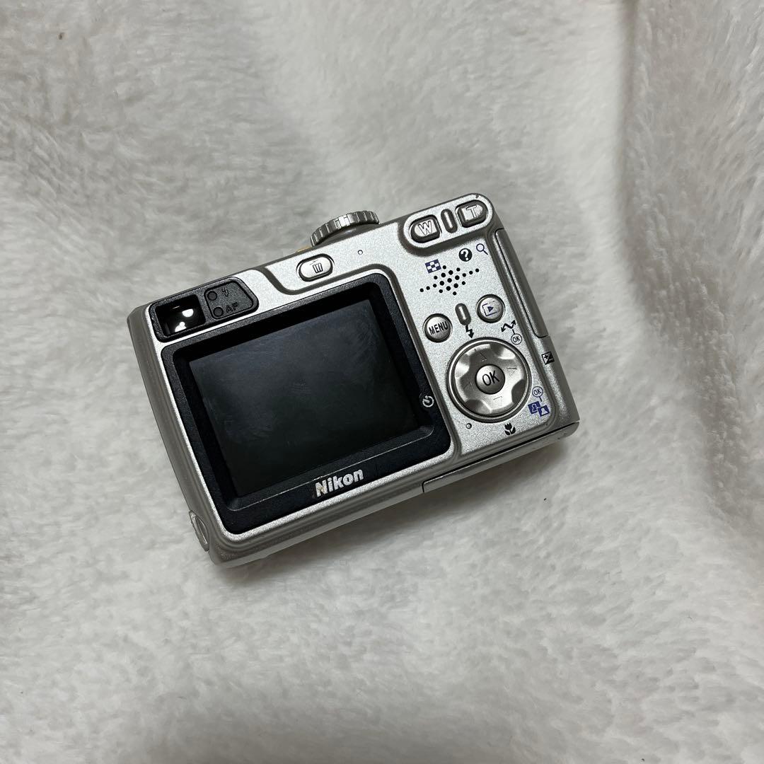 Nikon Coolpix 7900シルバー デジタルカメラ