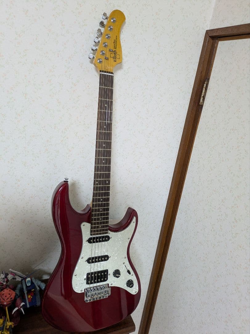Elioth S-303 エリオス　エレキギター　レッド