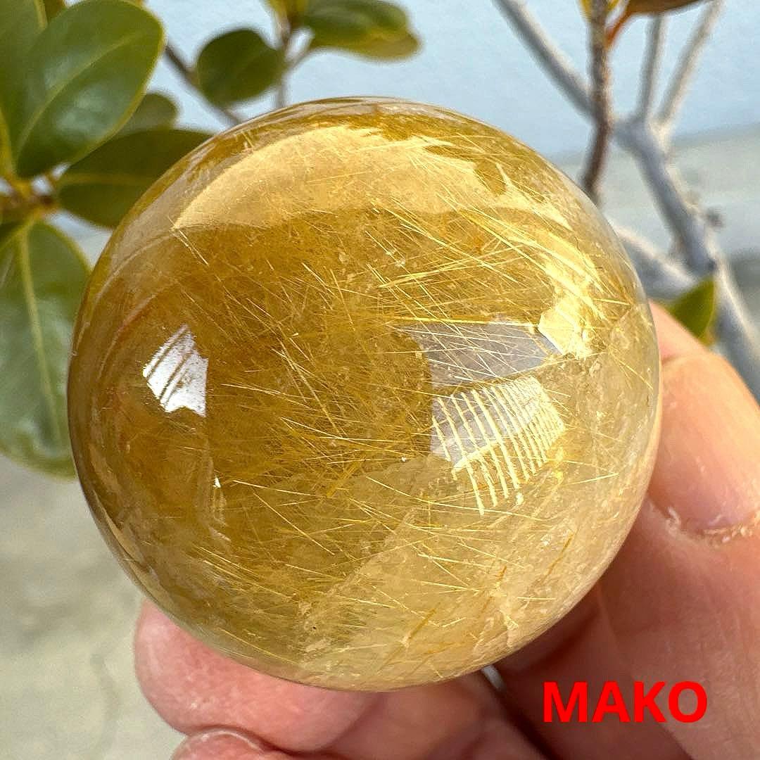 M1587☆ゴールドルチルクォーツ丸玉42mm☆天然石　原石☆N20340-A
