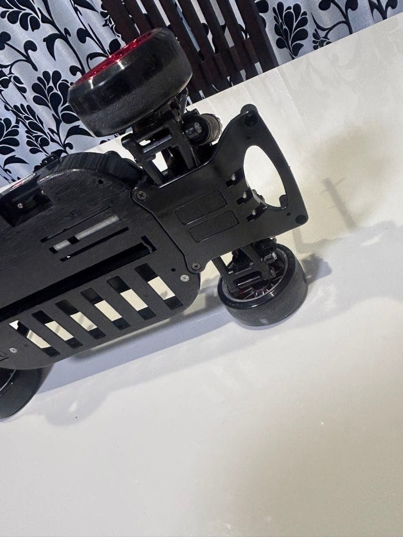 RCカーシャーシ オープンシャーシ レッドホイールジャンク