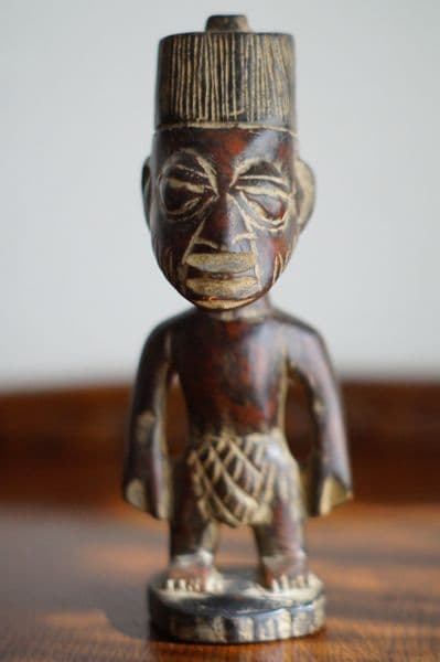 アフリカンアート　ヨルバ族　木彫り　オブジェ　首長　人形