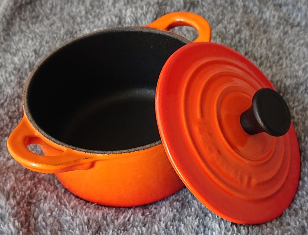 LE CREUSET　ル・クルーゼ　鋳鉄鍋　ミニココット　10cm内側ブラック