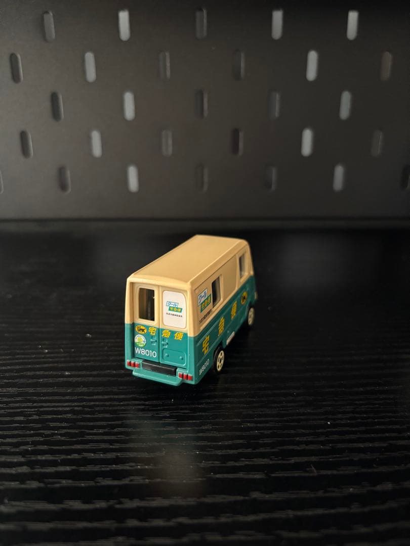 【新品】ヤマト運輸 トミカサイズミニカー　ウォークスルー　W8010号車