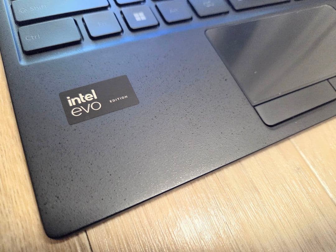 FMV LIFEBOOK WU4/J3（FMV ZERO）