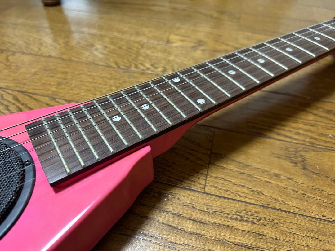 K garageフライングVアンプ付きミニエレキギター送料込みです。