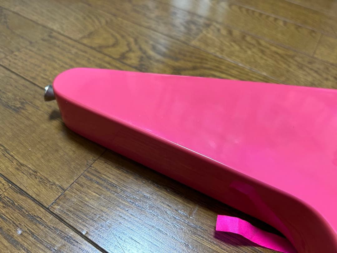K garageフライングVアンプ付きミニエレキギター送料込みです。
