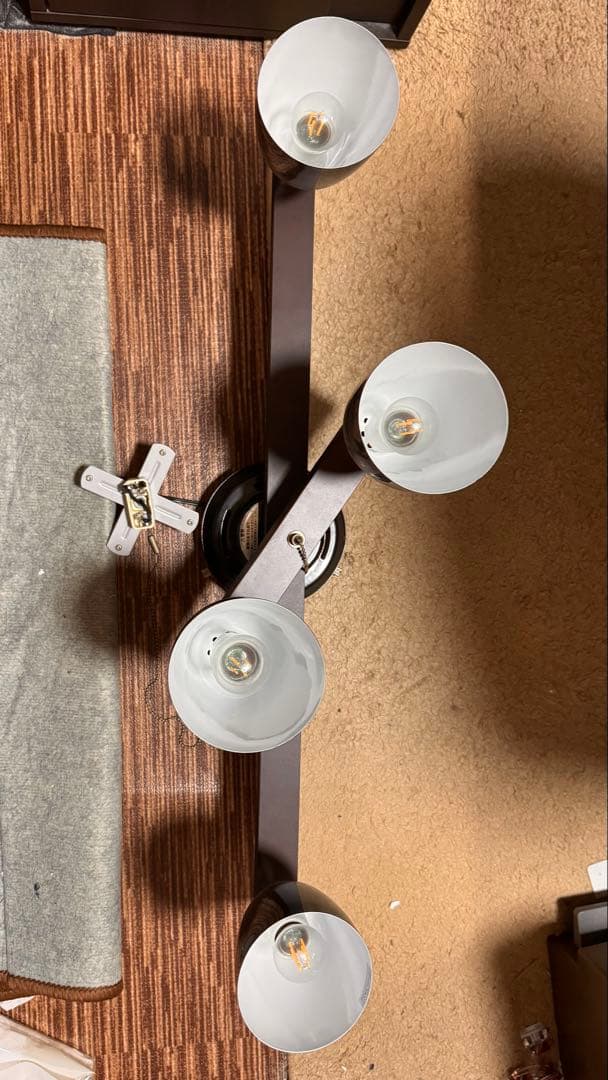 リビング照明　LED電気　電気色